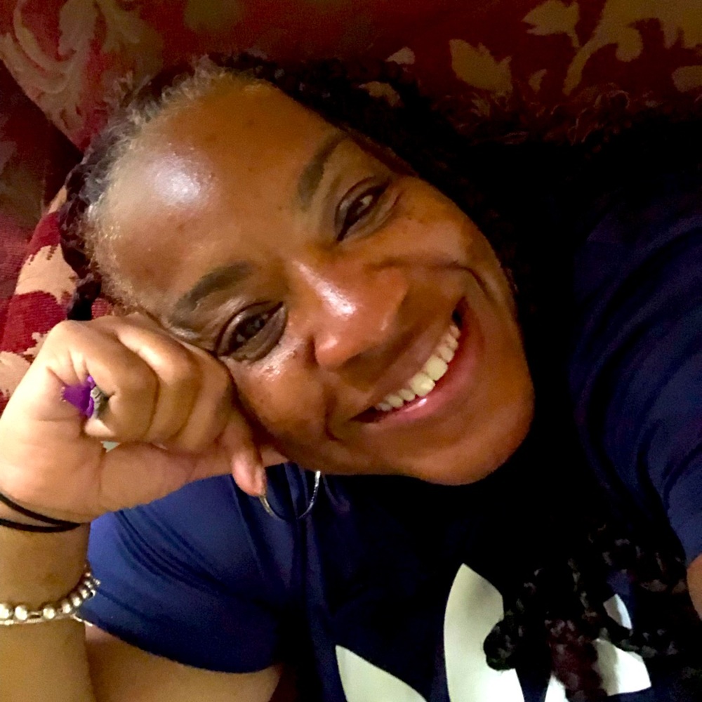 Meet your Posher, Crystal